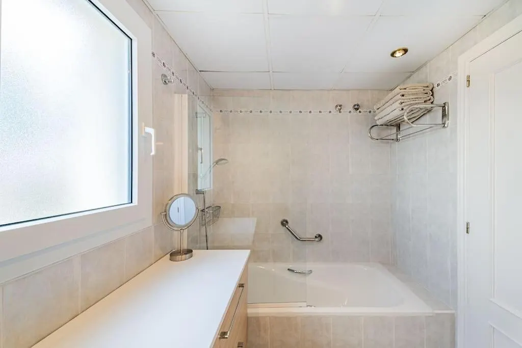 House Marbella - 8 Persons-Pool Heater-Wifi Villa 0*,  Spain